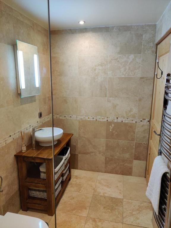 אבונדאנס Spacious Ski Chalet In Traditional French Village, Sleeps 8, Four Star With Fibre Broadband מראה חיצוני תמונה