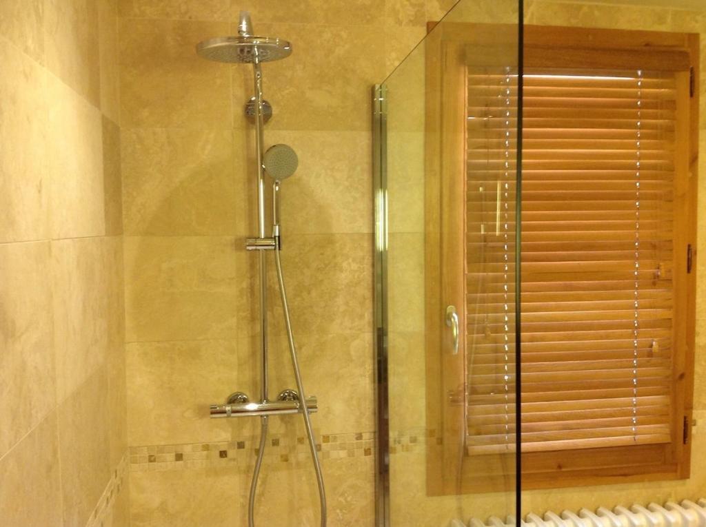 אבונדאנס Spacious Ski Chalet In Traditional French Village, Sleeps 8, Four Star With Fibre Broadband מראה חיצוני תמונה