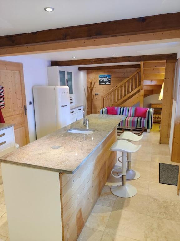 אבונדאנס Spacious Ski Chalet In Traditional French Village, Sleeps 8, Four Star With Fibre Broadband מראה חיצוני תמונה