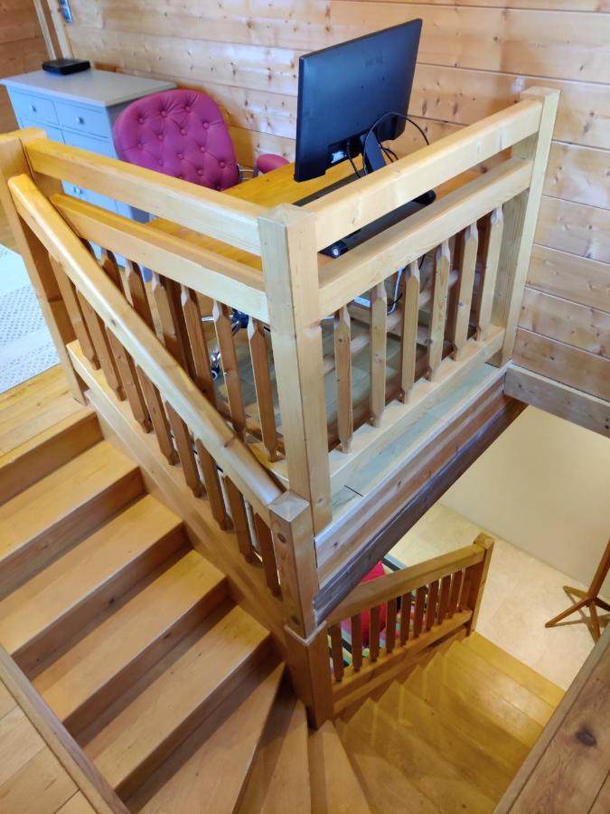 אבונדאנס Spacious Ski Chalet In Traditional French Village, Sleeps 8, Four Star With Fibre Broadband מראה חיצוני תמונה