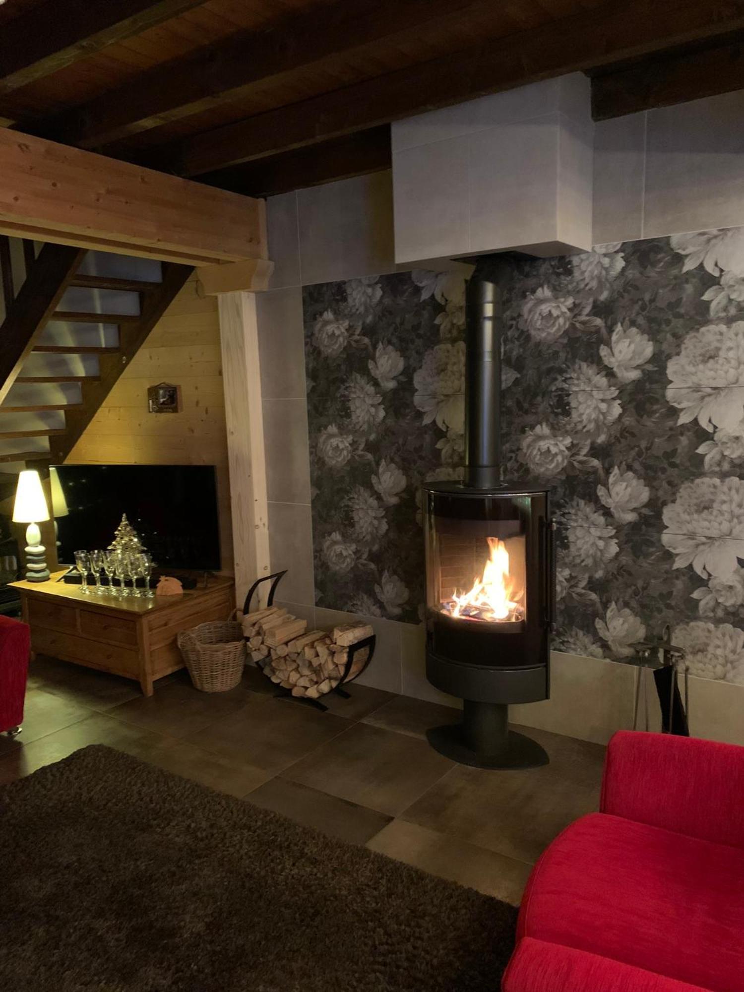 אבונדאנס Spacious Ski Chalet In Traditional French Village, Sleeps 8, Four Star With Fibre Broadband מראה חיצוני תמונה